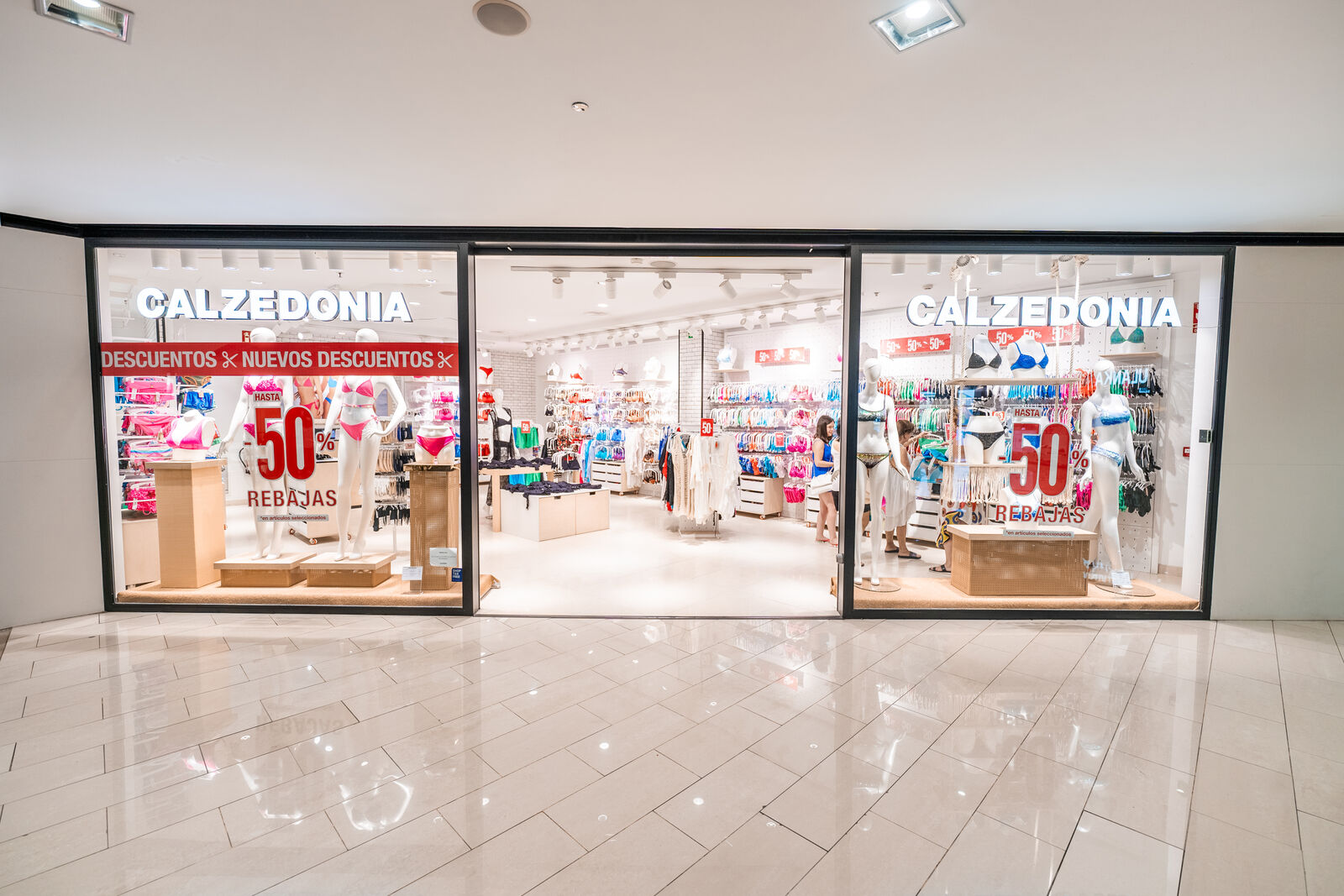 Calzedonia store front